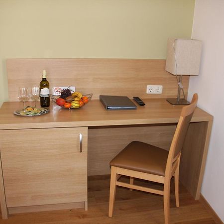 Weinhotel Rieder 포이스도르프 외부 사진