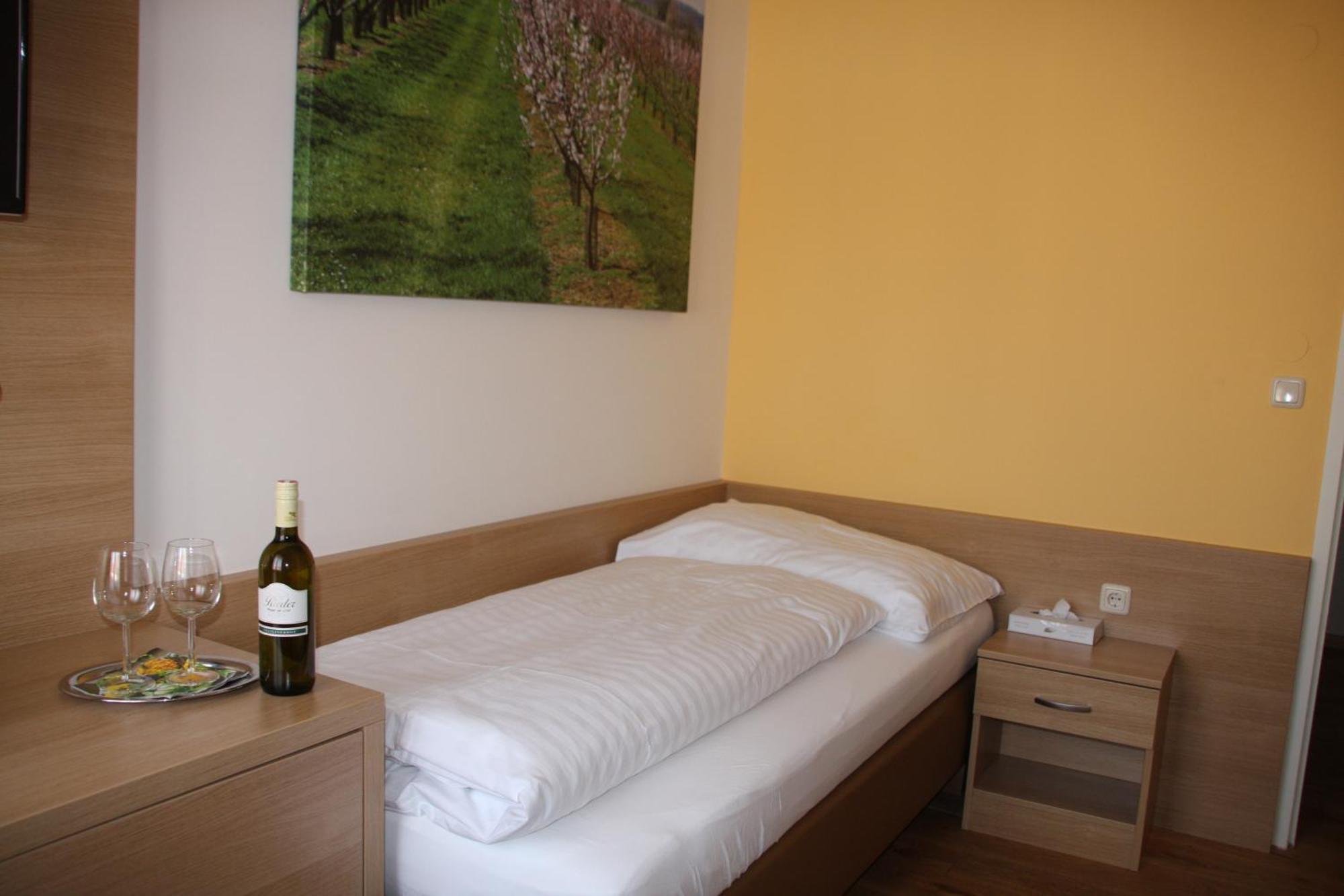 Weinhotel Rieder 포이스도르프 외부 사진