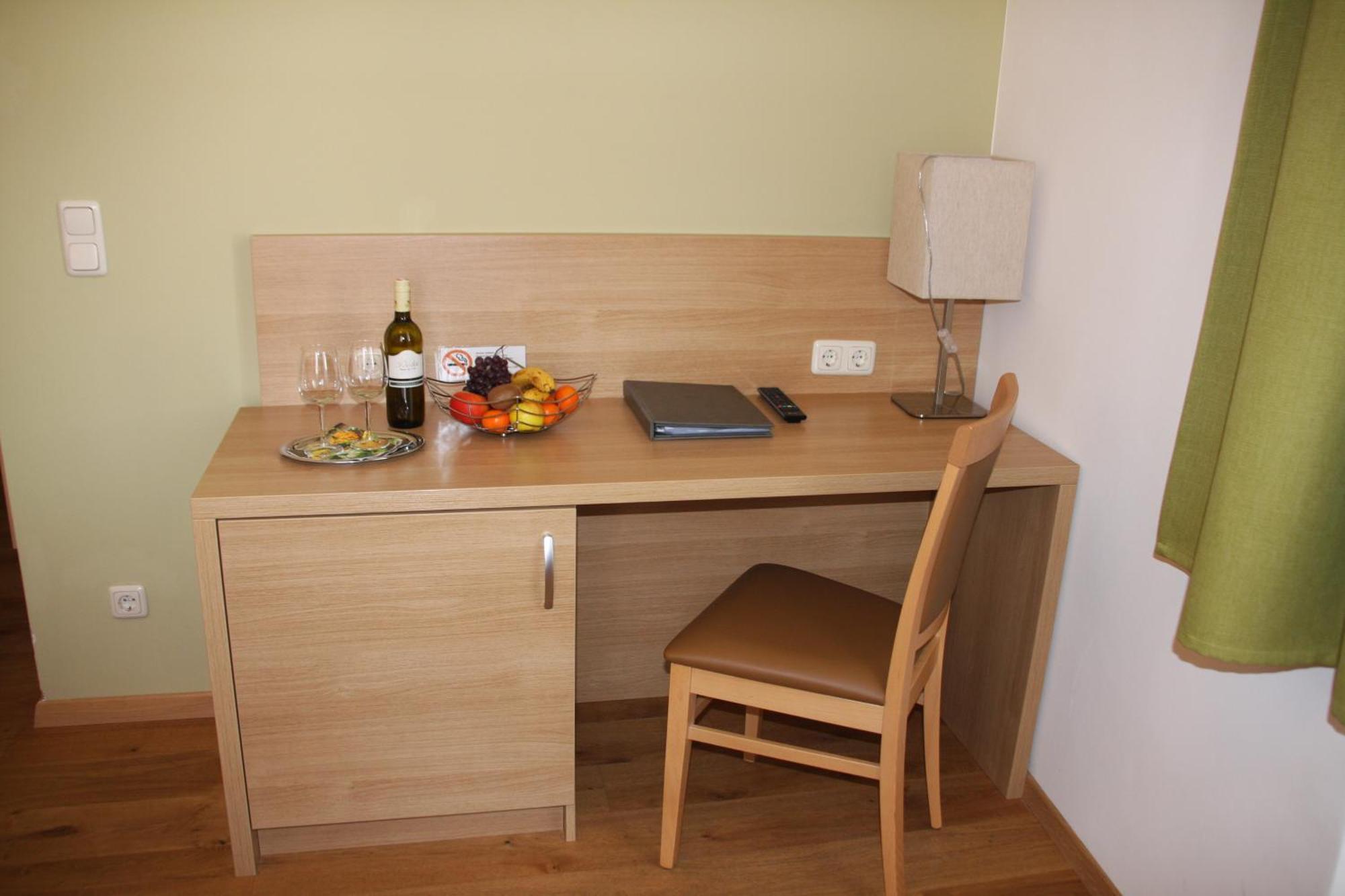 Weinhotel Rieder 포이스도르프 외부 사진