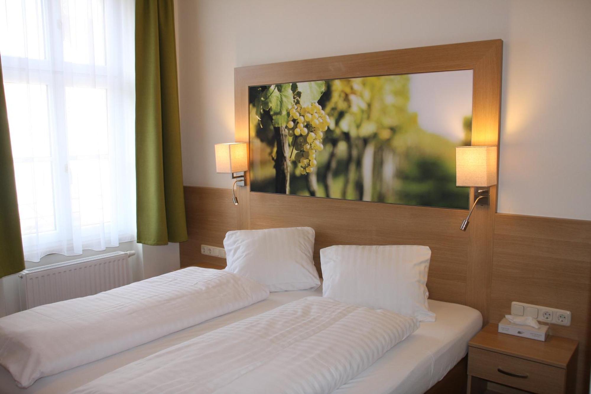 Weinhotel Rieder 포이스도르프 외부 사진