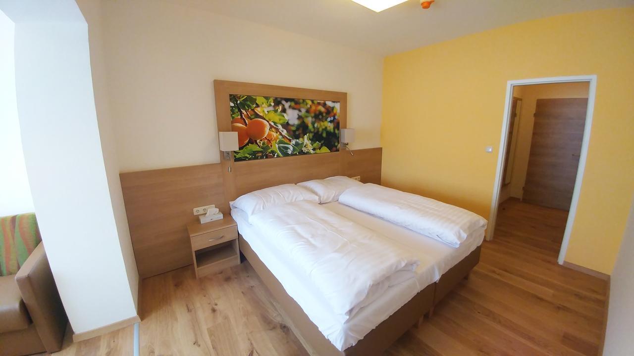 Weinhotel Rieder 포이스도르프 외부 사진