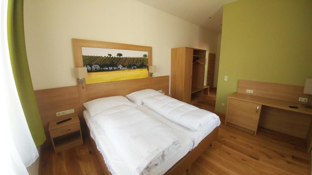 Weinhotel Rieder 포이스도르프 외부 사진
